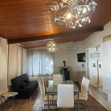 Roy House Dom wakacyjny